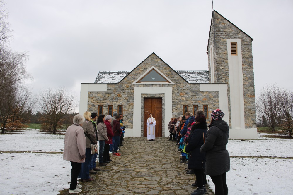 Bílá_sobota_8.4._2023_Rudice_-_Průvod_s_Velikonoční_svící